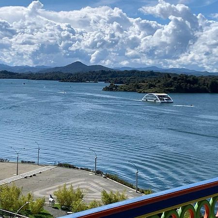 Apartamentos San Jose Vistal Al Lago, Cerca Del Parque. Guatape. 外观 照片