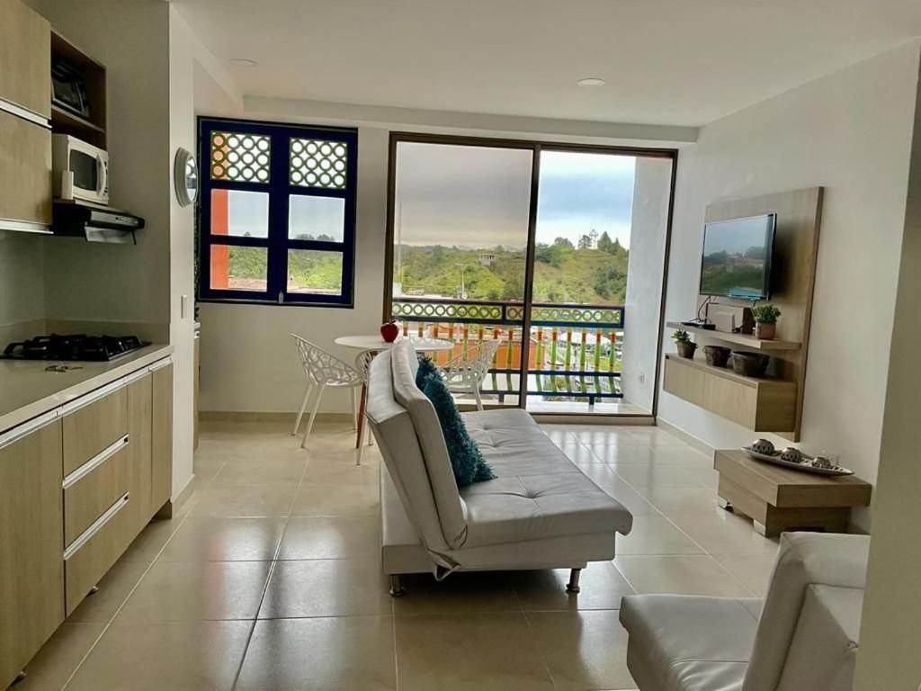Apartamentos San Jose Vistal Al Lago, Cerca Del Parque. Guatape. 外观 照片