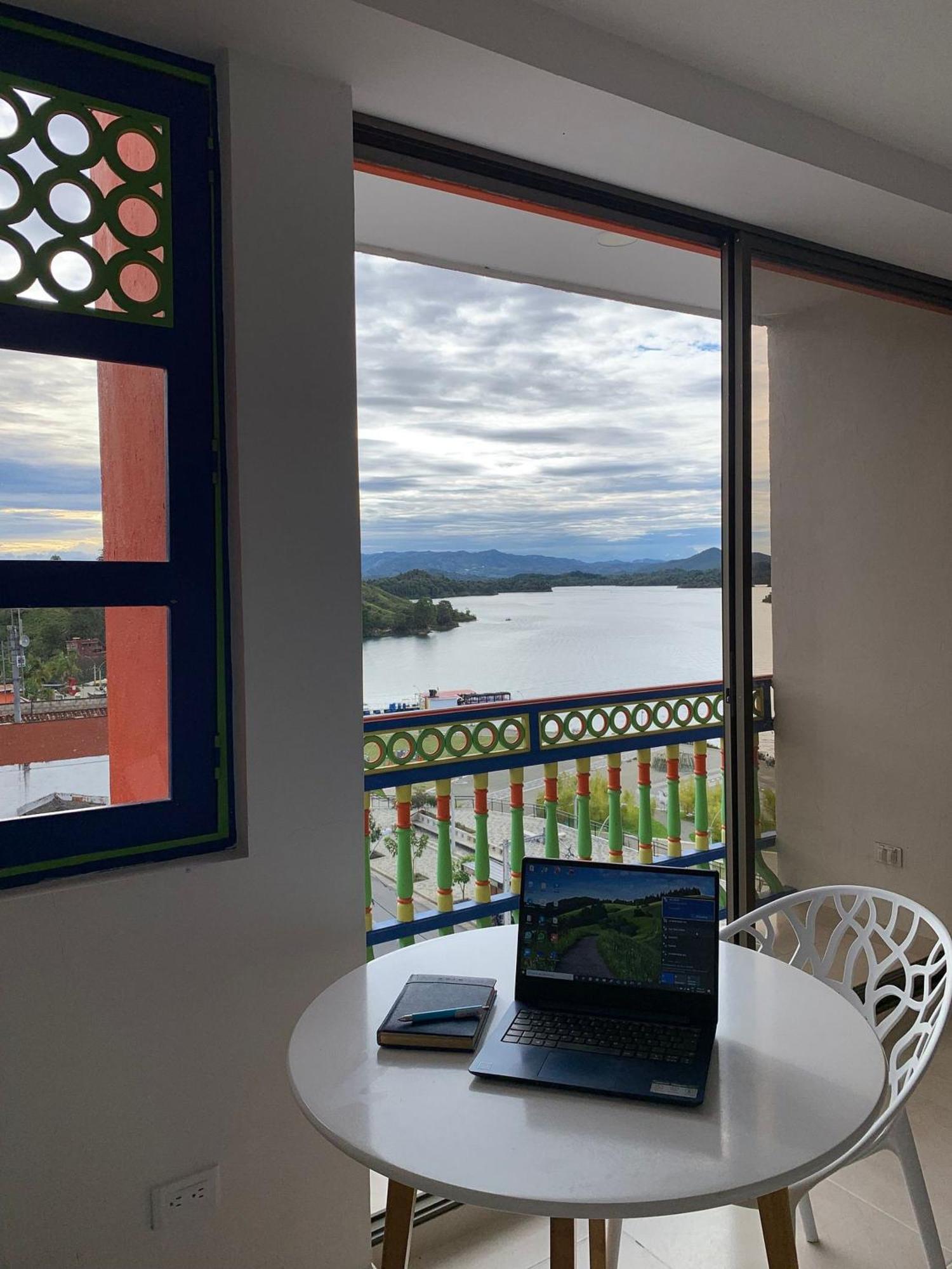 Apartamentos San Jose Vistal Al Lago, Cerca Del Parque. Guatape. 外观 照片